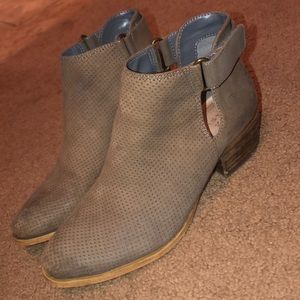Caslon booties!